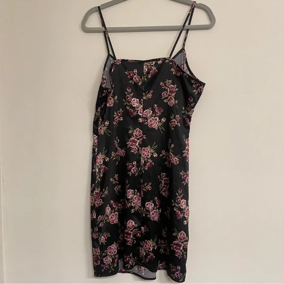 Coco and Shay Floral Slip Dress - Picture 7 of 7
